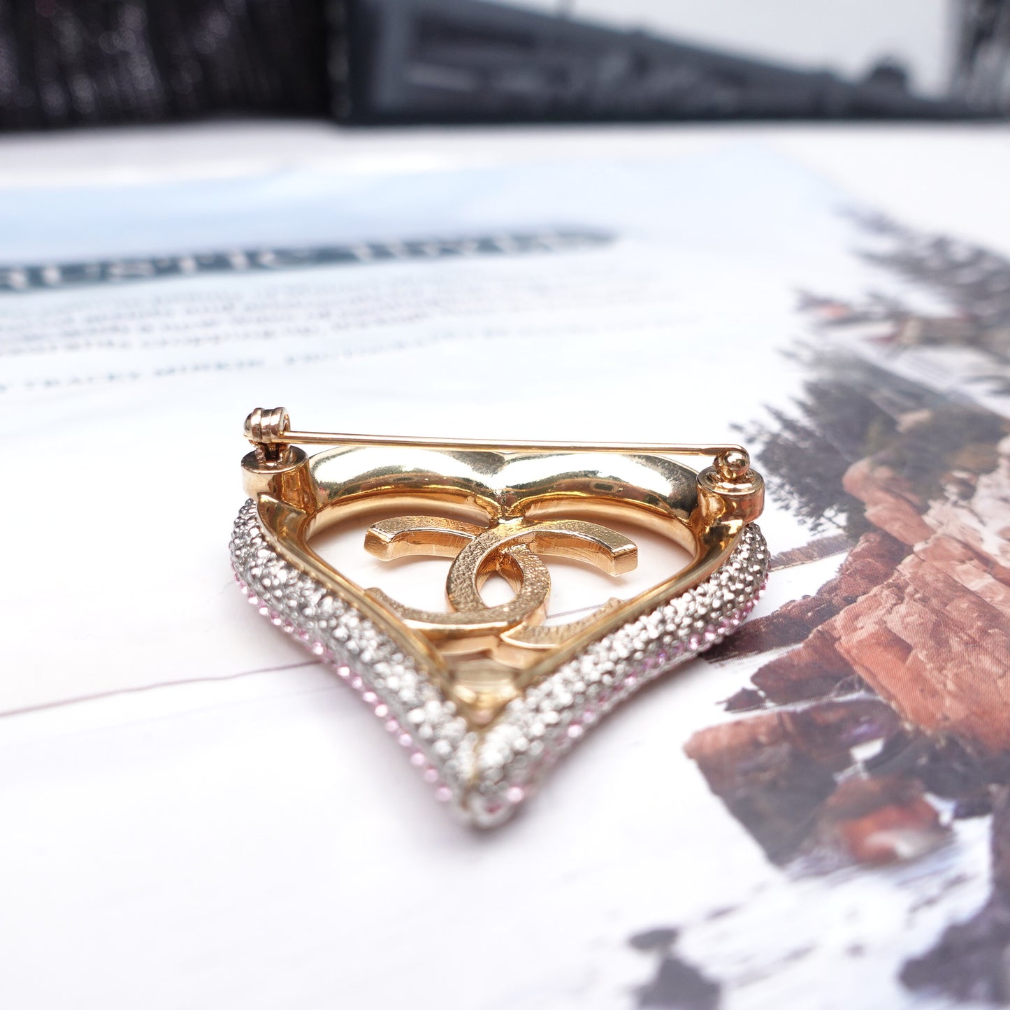 Pre-Owned Chanel Gold Tone Pink Diamond  Brooch