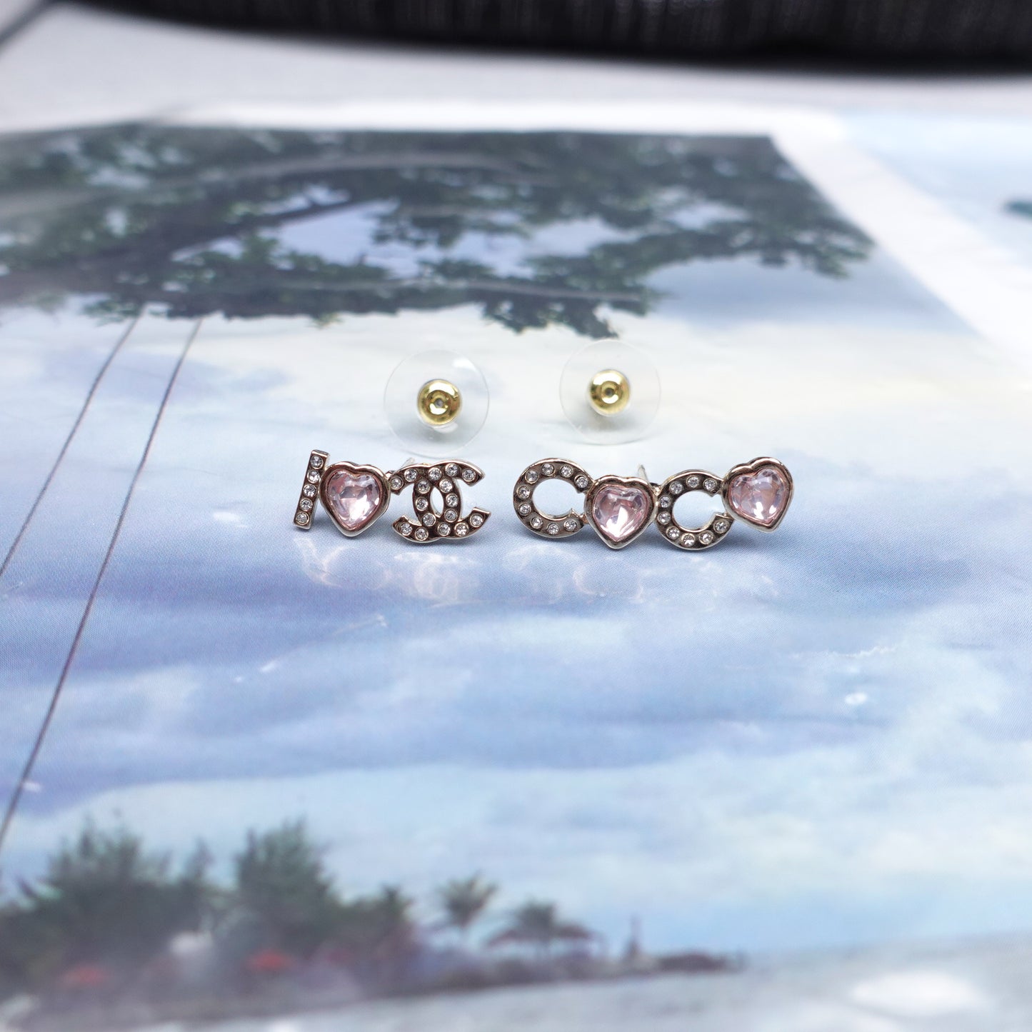 Pre-owned Chanel CC Diamond Pink&White Earrings