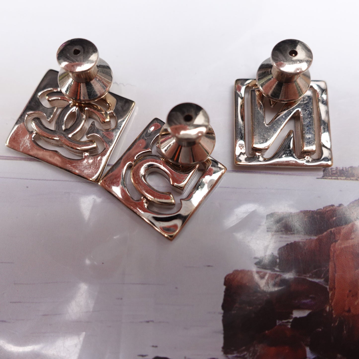 Pre-Owned Gold Chanel Crystal No.5 CC Earrings