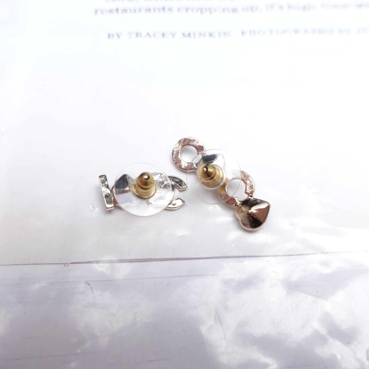 Pre-owned Chanel CC Diamond Pink&White Earrings