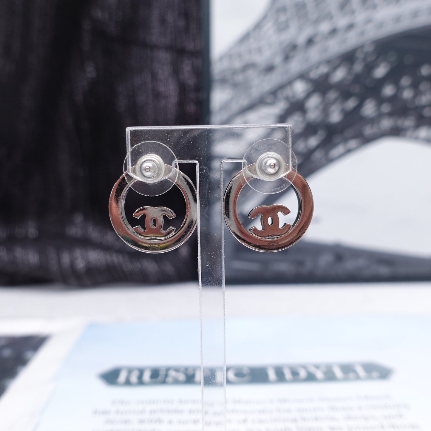 Pre-Owned Chanel Silver Metal Earring