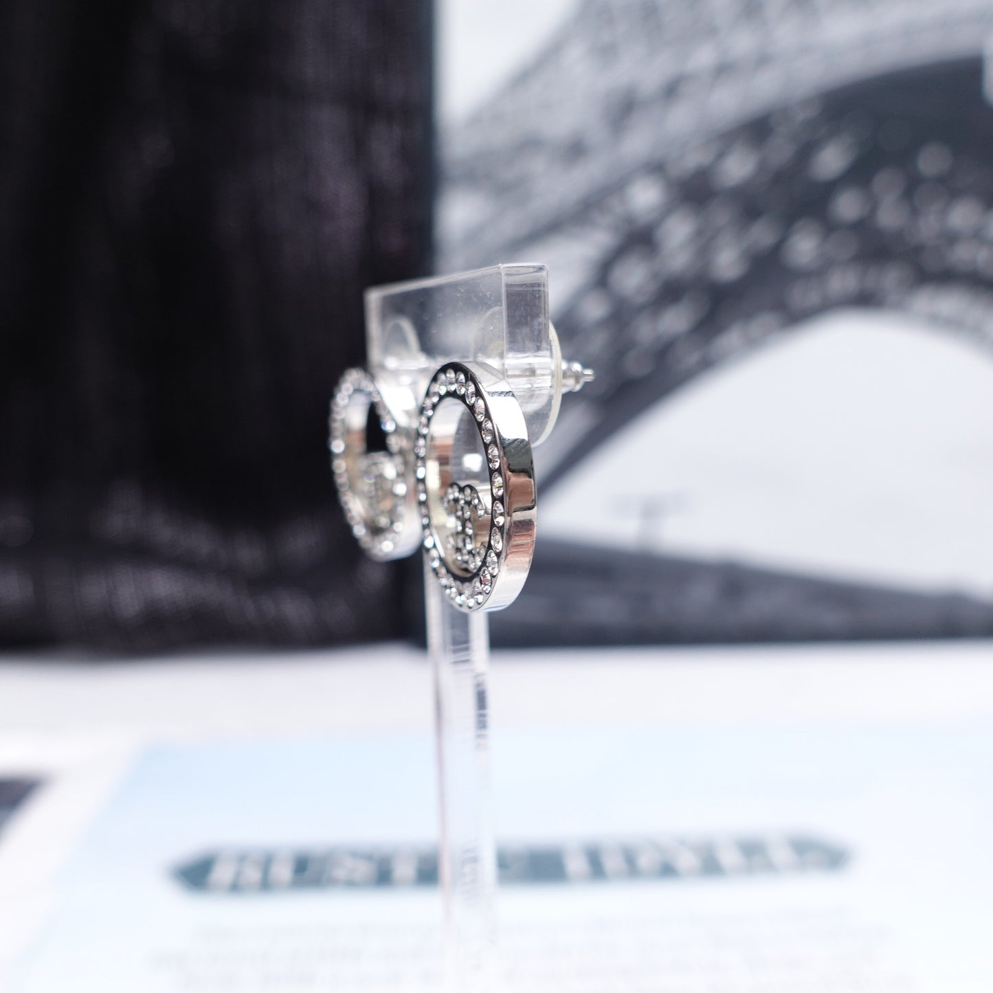 Pre-Owned Chanel Silver Metal Earring