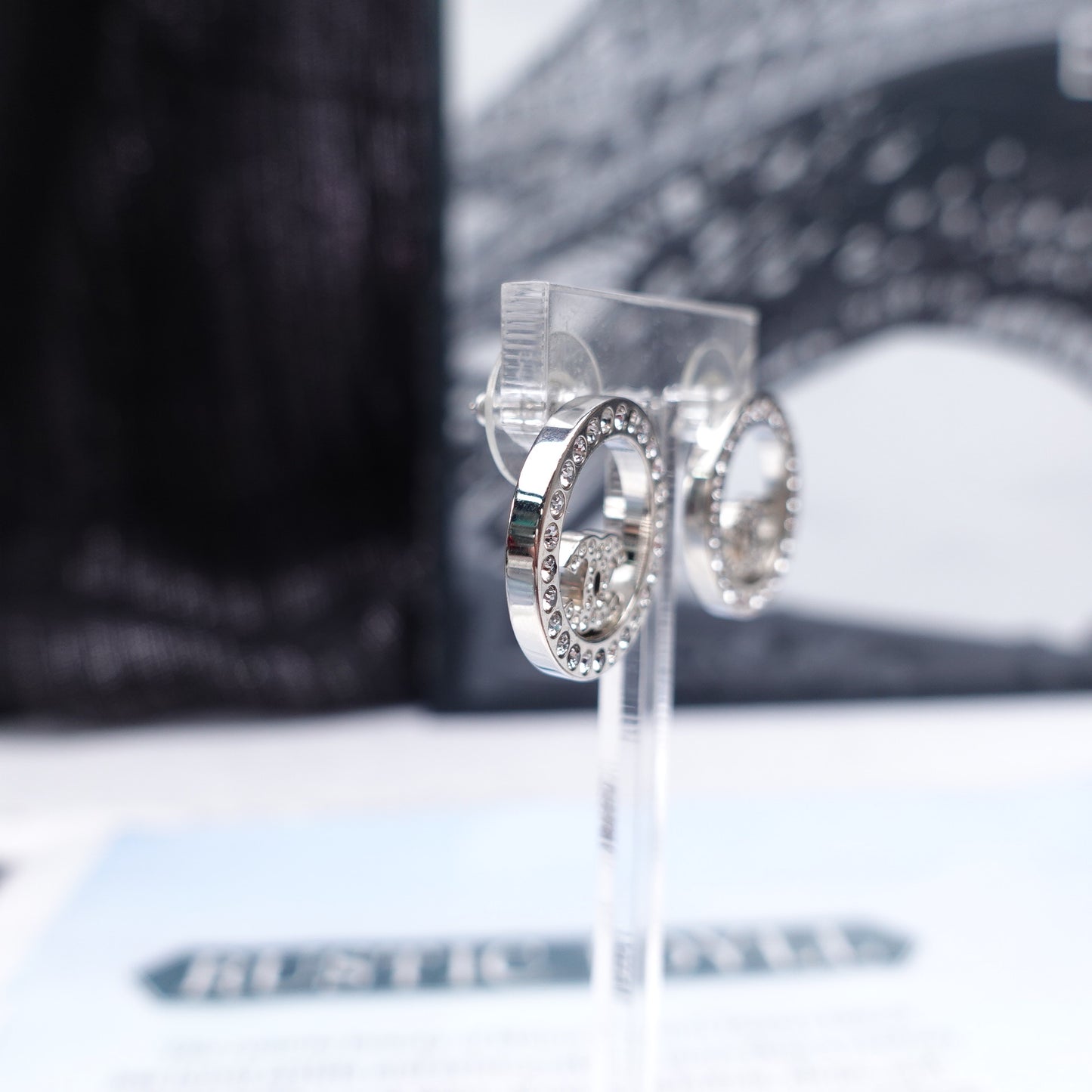 Pre-Owned Chanel Silver Metal Earring