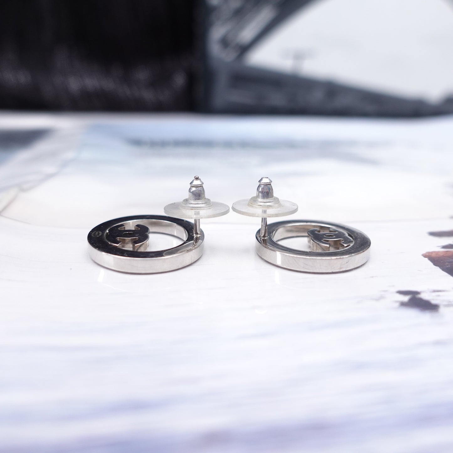 Pre-Owned Chanel Silver Metal Earring