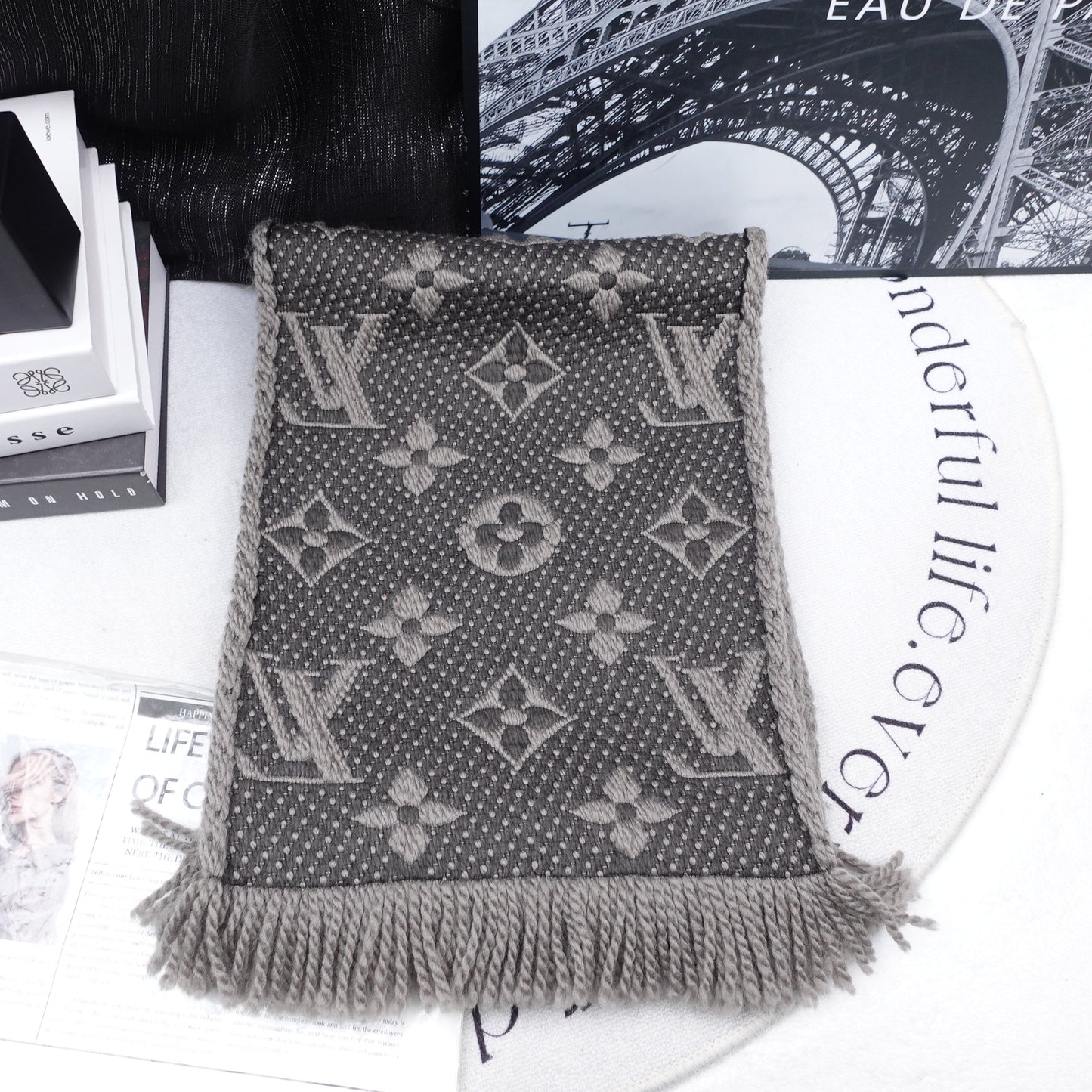 Pre-Owned Louis Vuitton Logomania Gray Wool Square Scarf