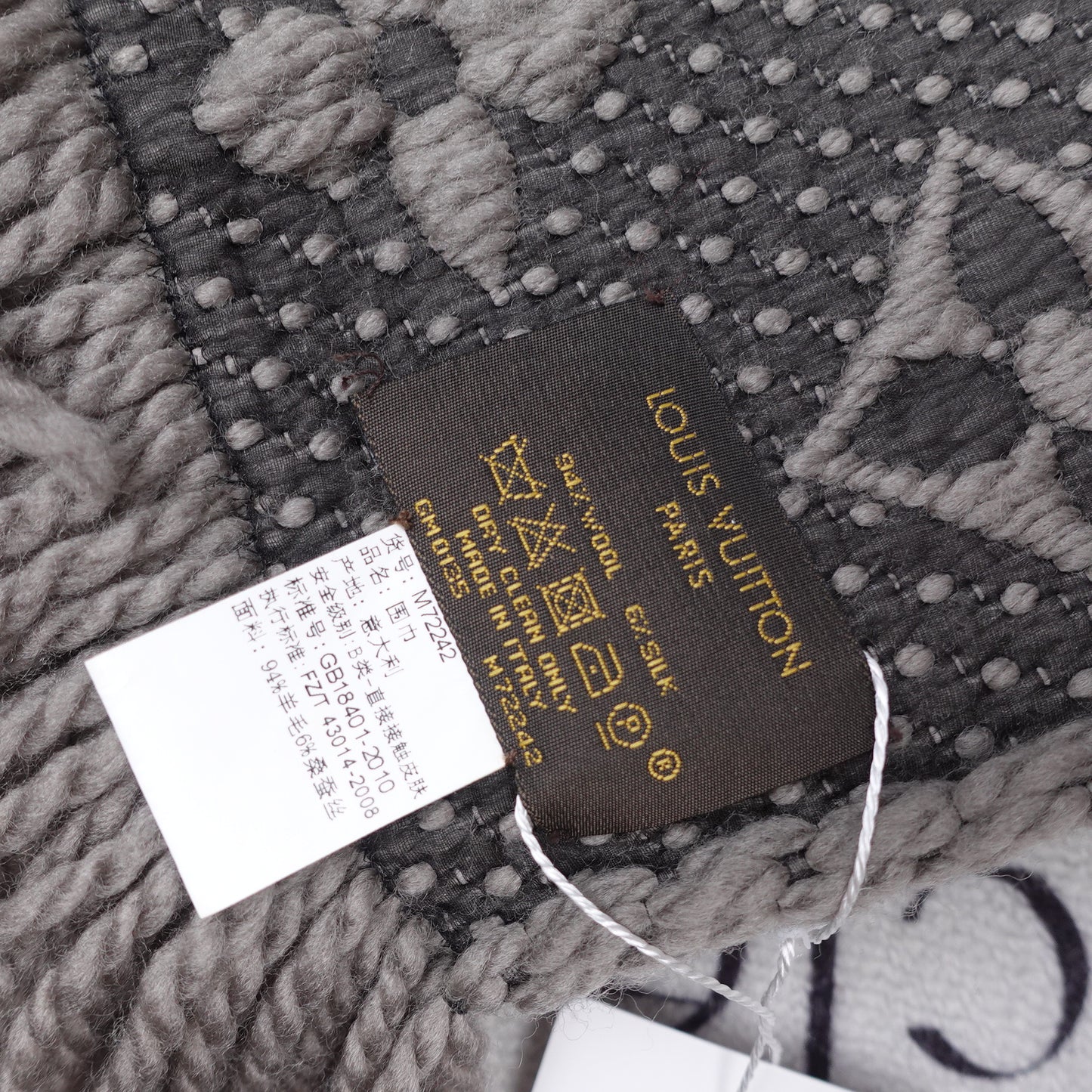 Pre-Owned Louis Vuitton Logomania Gray Wool Square Scarf