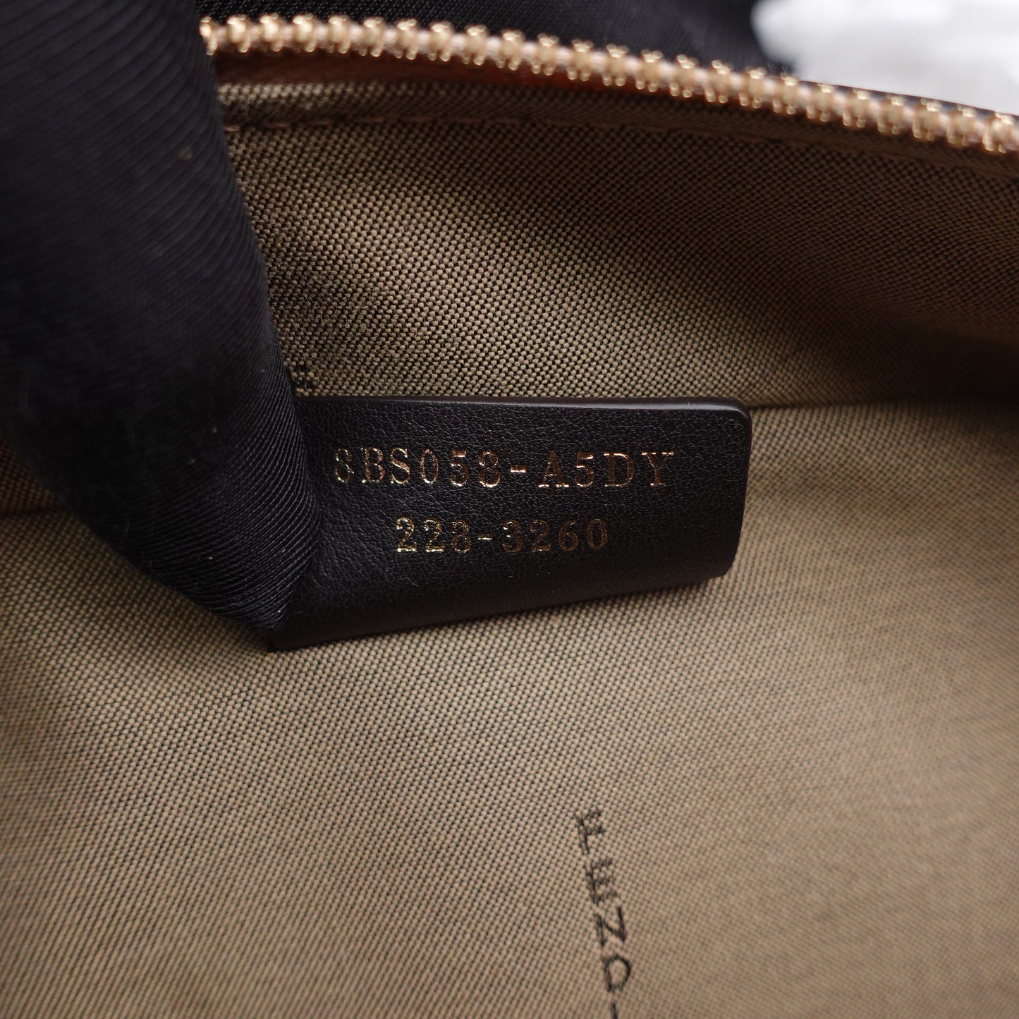 Pre-Owned Fendi O'Lock Pink Calfskin Shoulder Bag