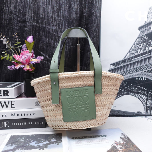 [DEAL] Pre-owned Loewe Basket Small Natural Green Raffia Handbag