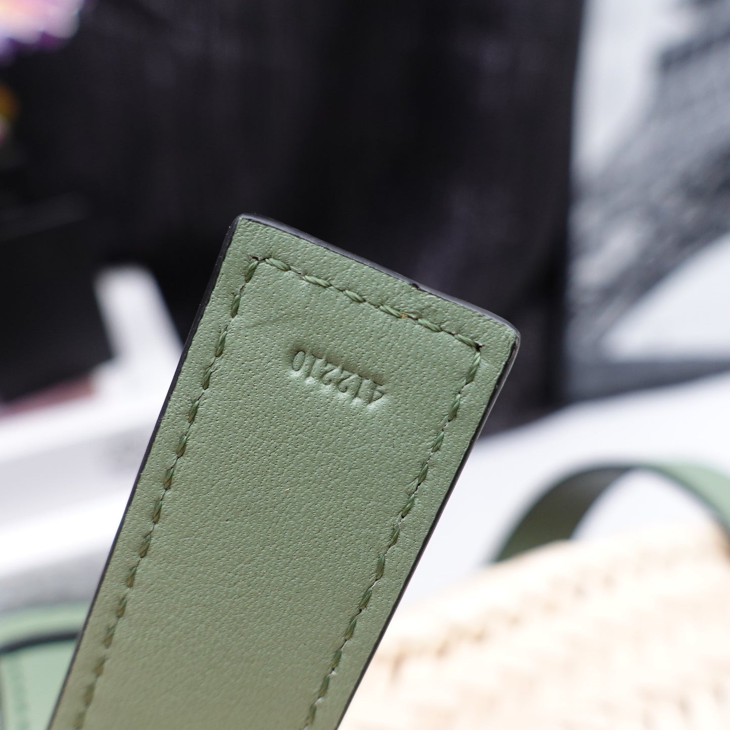 [DEAL] Pre-owned Loewe Basket Small Natural Green Raffia Handbag