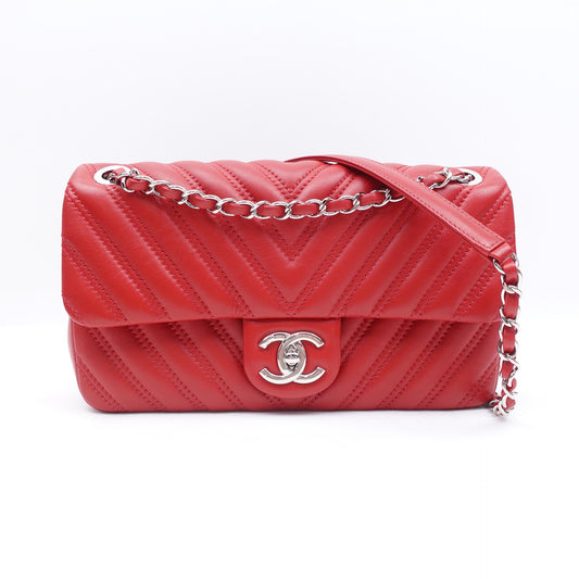 Pre-owned Chanel Red Lambskin Shoulder Bag