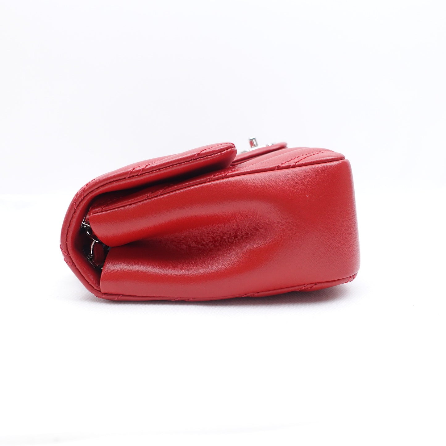 Pre-owned Chanel Red Lambskin Shoulder Bag