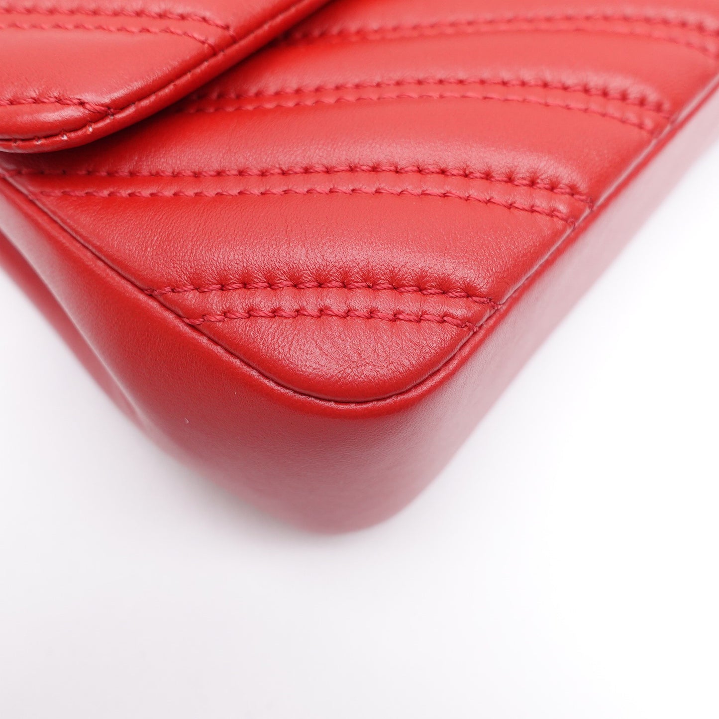 Pre-owned Chanel Red Lambskin Shoulder Bag