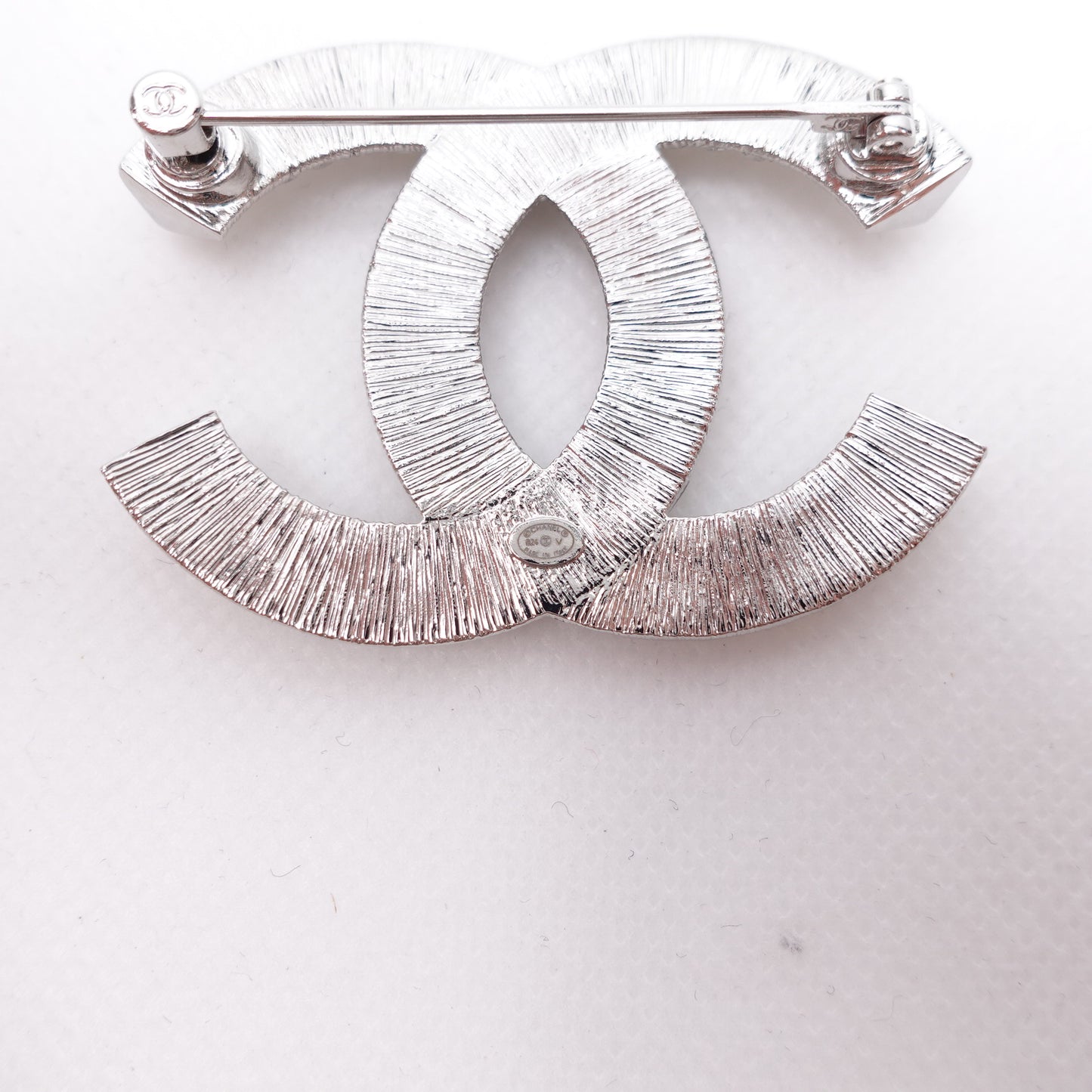 Pre-owned Chanel Crystal Metal Brooch