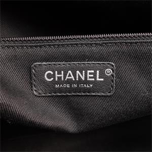 Pre-owned Chanel Black Calfskin Shoulder Bag