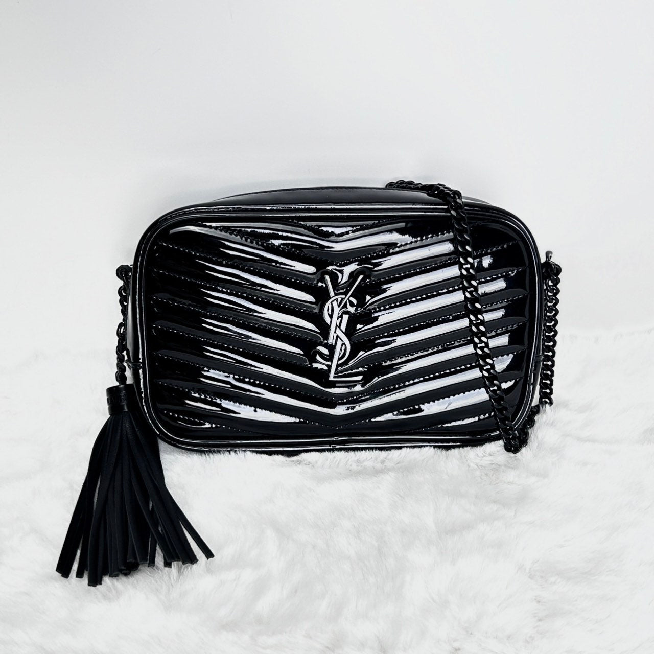 Pre-owned Yves Saint Laurent Black Calfskin Shoulder Bag