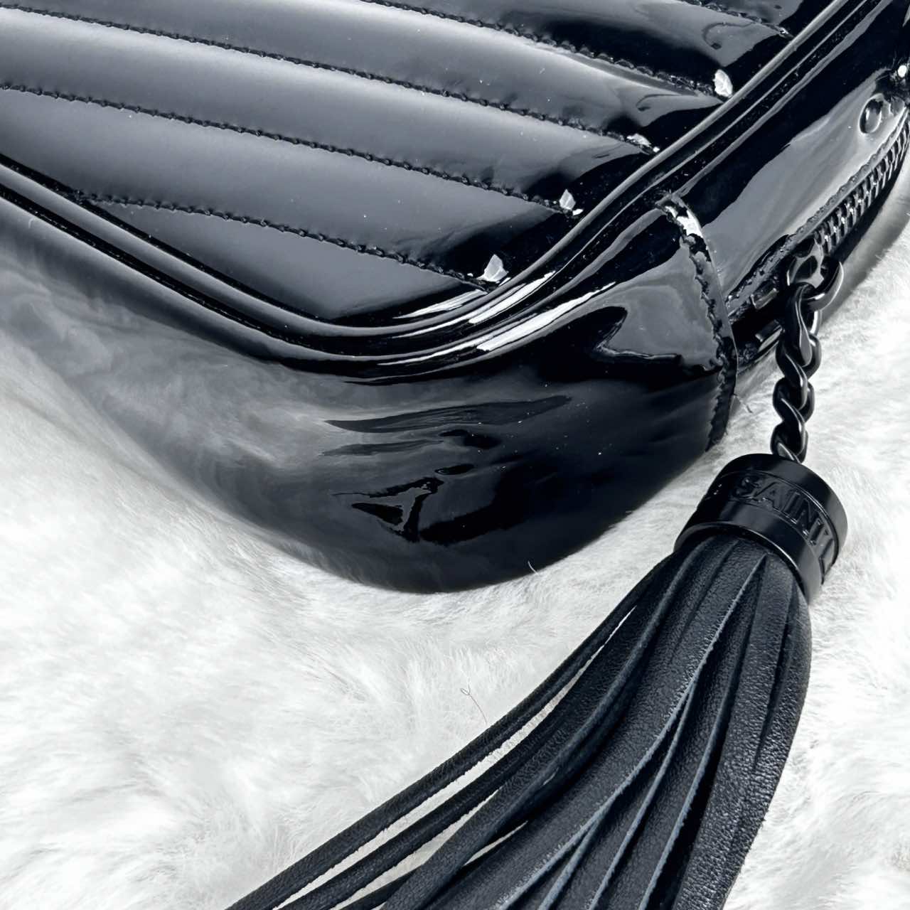 Pre-owned Yves Saint Laurent Black Calfskin Shoulder Bag