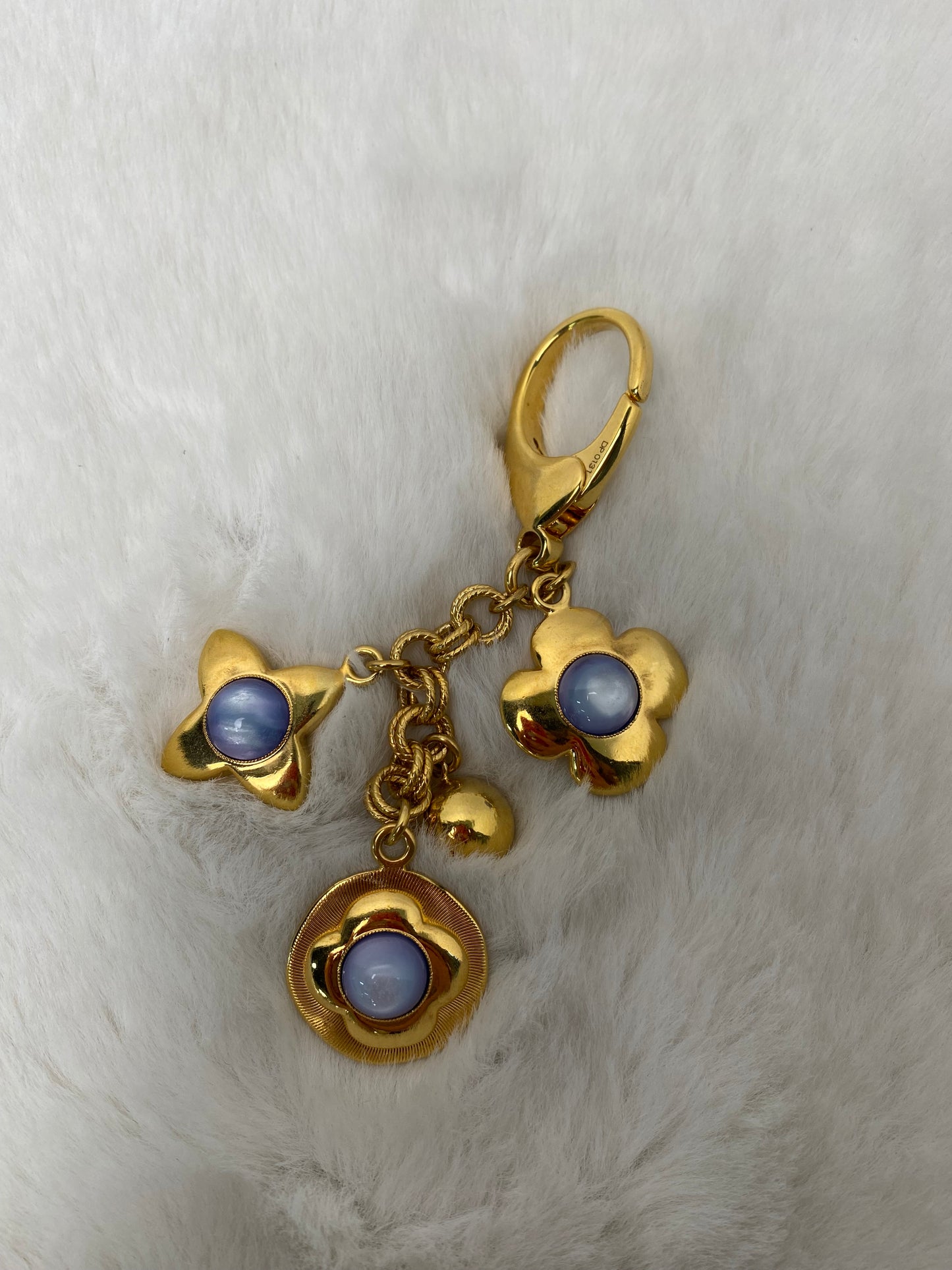 Pre-owned Louis Vuitton Gold&Blue Metal Bag Charm